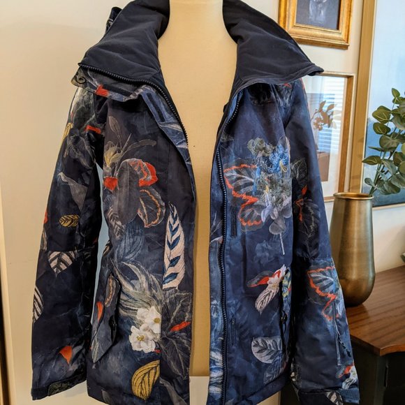 ROXY snowboard or ski jacket - Picture 8 of 8